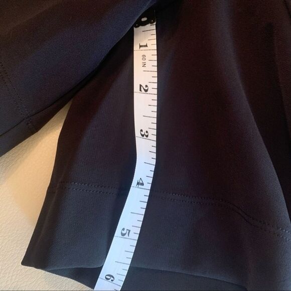 Lululemon Noir Shorts - Picture 5 of 9